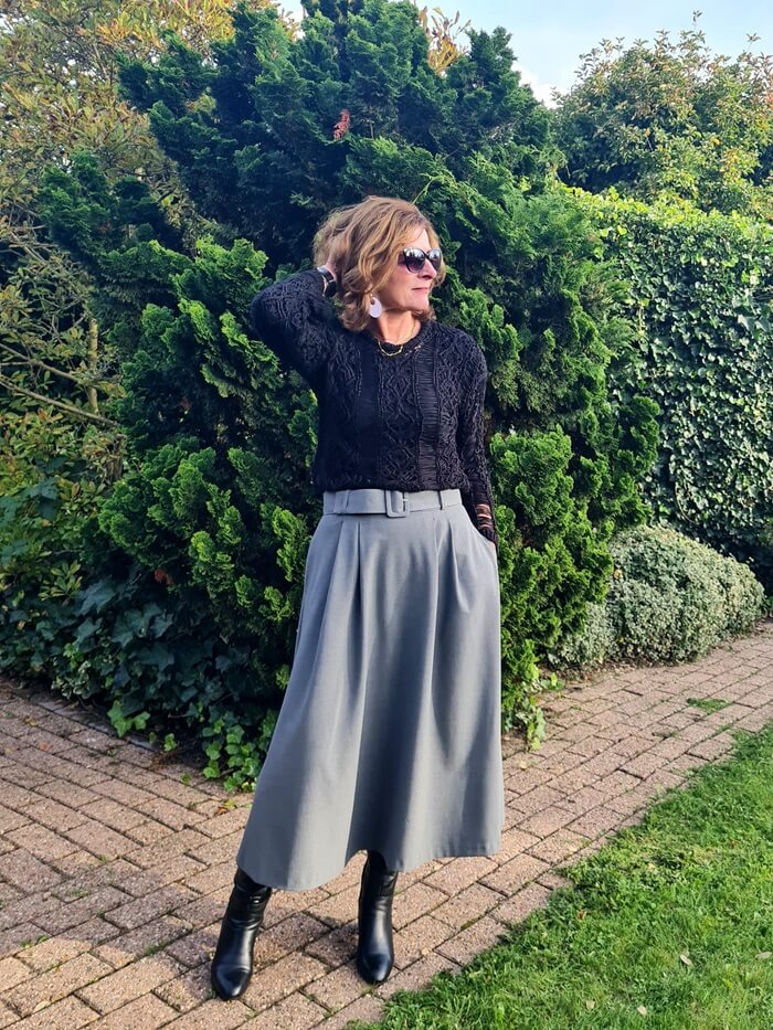 Grey circle skirt & Fancy Friday linkup