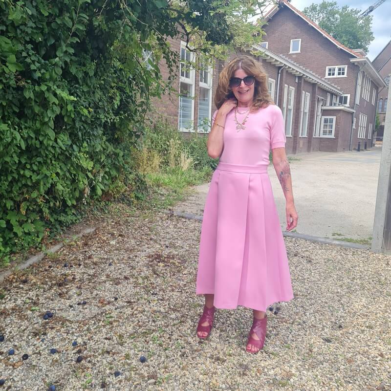 Think Pink: Embracing the colour with confidence