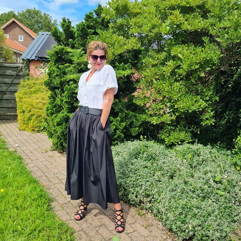 How to wear a black skirt in summer (Yeah, it’s fall, I know)